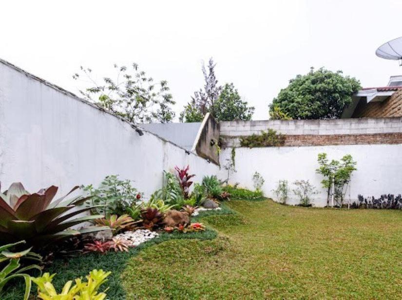 Stylish Villa At Green Apple U 35A Cipanas Puncak Sindanglaya Экстерьер фото