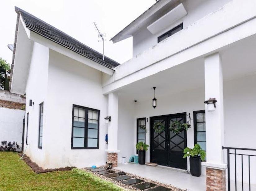 Stylish Villa At Green Apple U 35A Cipanas Puncak Sindanglaya Экстерьер фото